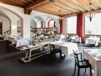 Engadiner Boutique-Hotel GuardaVal - breakfast
