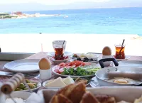 Akkum Beach Otel - de playa
