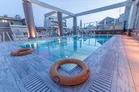 Comfy Boutique Hotel - Pools