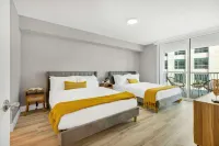 Luxurious Furnishings and Convenient Amenities - Elegant Modern Retreat 比斯坎灣住宿飯店