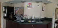 Super 8 by Wyndham Ruther Glen Kings Dominion Area - breakfast