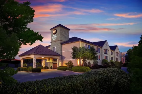 Best Western Plus Lewisville Flower Mound فنادق في Lewisville