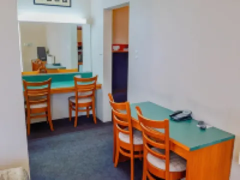 Abbotsleigh Motor Inn Hotels in Armidale