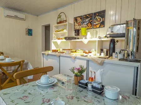 Pousada Boschetti Отели рядом с достопримечательностью «Três Coroas RS»