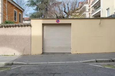 Le Jacquard Garage Lyon Centre Pour 2 à 8 Pers Hotels in La Croix-Rousse
