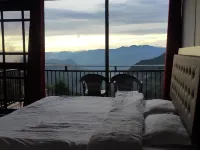 Sunrise Resort Hotels in Kempty Range