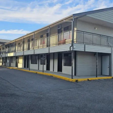 Camelot Court Motel