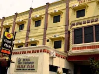 Hotel Gajah Mada Hotels near Toserba Ponorogo Permai