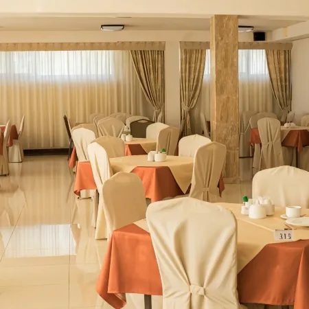 Tsaghkahovit Hotel
