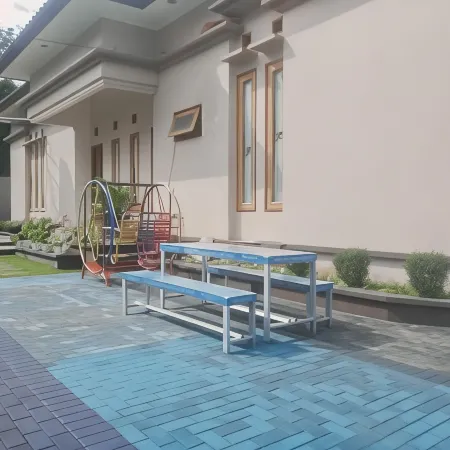 Kedai Oma Syariah Mitra RedDoorz