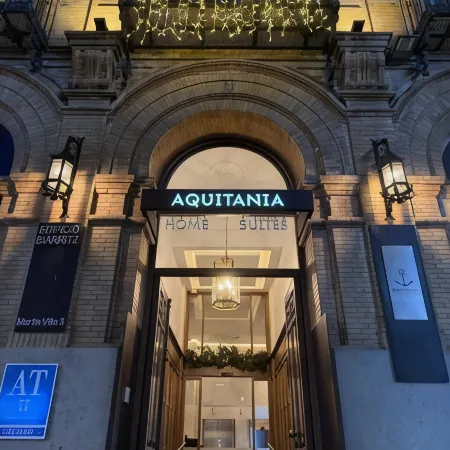 Aquitania Home Suites Отели рядом с достопримечательностью «Городской совет»