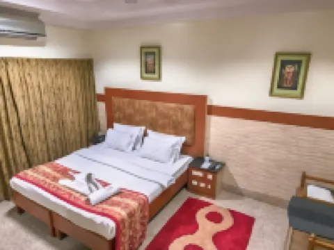 Hotel Aryaas Hotels in Tirunelveli