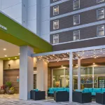 Home2 Suites by Hilton Ormond Beach Oceanfront Hotel in zona Halifax River