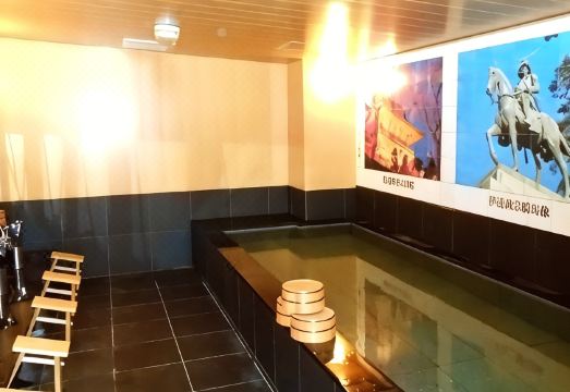 5. 호텔 크라운 힐..