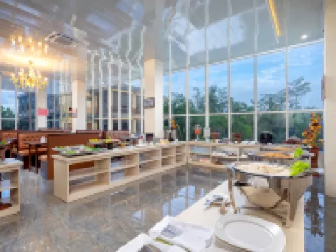 Grand Valonia Hotel Cafe & Park Jember Hotels in Jember