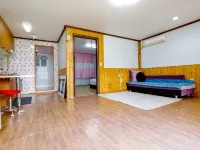 Hill House Pension Hotels near Naerinchon