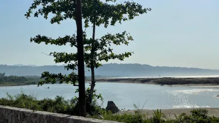 Three Queen Villa and Homestay Отели в г. West Sumba Regency