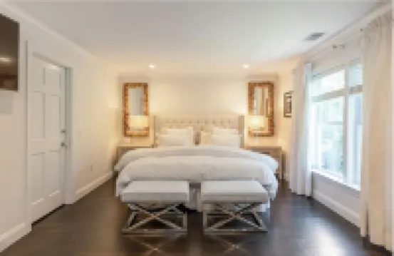 Designer Own Elegant Beachy Sag Harbor Home