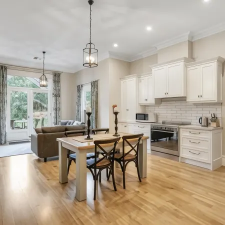 Grandview Accommodation - the Elm Tree Apartments