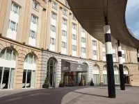 Hilton Brussels Grand Place Hotels near Place Royale