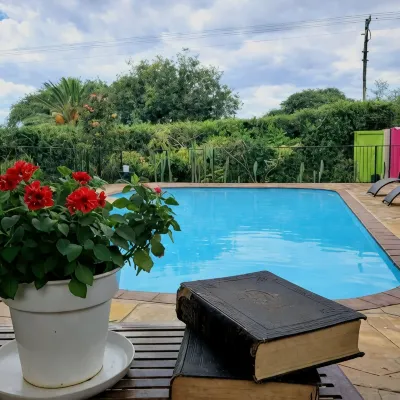 The Hedge Guesthouse
