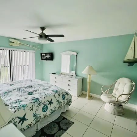Cozy private beach condo