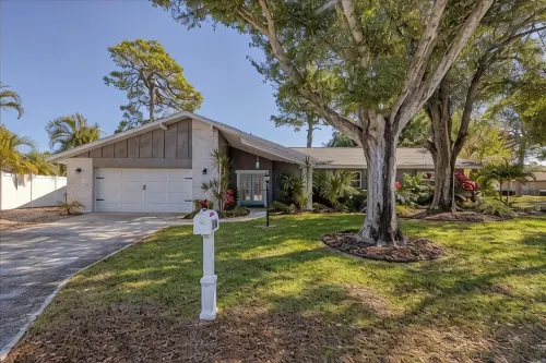 House Has Power ,Fast Wifi，Near Anna Maria Beach