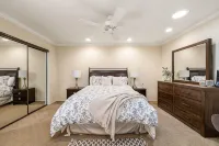 Beautiful condo at the Oasis Palm Desert. Golf and community pool