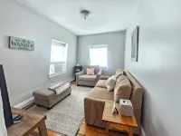 Alice Pet-Friendly Downtown Newport Rental with Parking