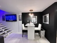 Kandi Suites Luxury 2 BR Private Jacuzzi Free Housekeeping - 按摩浴池