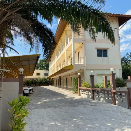 Jirasin Hotel & Apartment