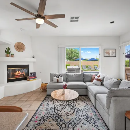 Unique Bermuda Escape with Pool/Spa & King Size Bed!