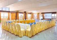 Eton Hotel - parking