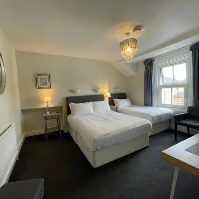 Newton House Oxford Hotels near Oxford Castle & Prison
