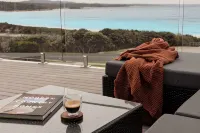 LUXURY BEACH HOUSE BINALONG at BAY OF FIRES