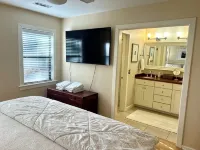 Charming 3-bedroom house in South Mount Pleasant minutes away from the beach!