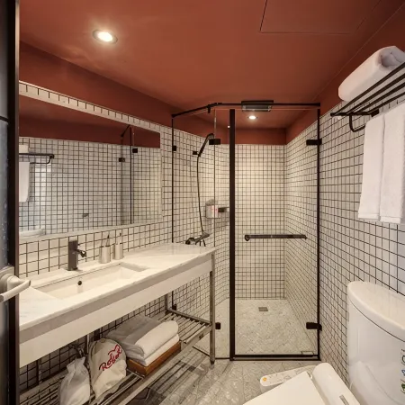 RedDot Hotel