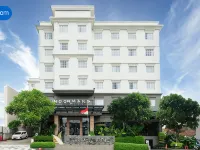 Noormans Hotel Semarang Hotels near WaterBlasterID