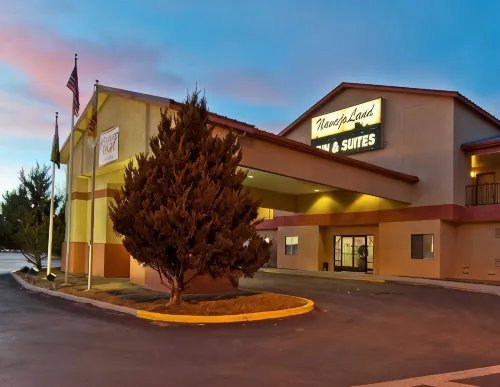 NavajoLand Inn