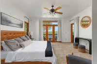 Sleeps 20-Lake Views-Ski-Golf-Game Room-Arcades-Sauna-Jacuzzi-Playground-Firepit