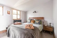 Mountain View Lodge, Luxury Woodland Lodge with Hot Tub