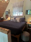 Cozy cabin at Lake Cushman in Hoodsport, WA with AC, Wi-Fi, kayak, beach, hottub
