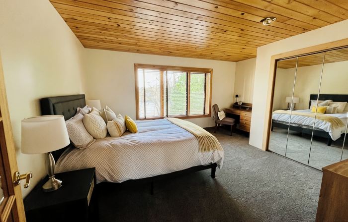 Stay at our cozy pet friendly River Retreat on the banks of the Seneca River.