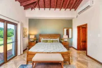 Unique Golf Retreat: Pool ~ Hot Tub ~ Scenic Views - Pools