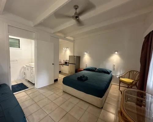 Magnetic Island Resort Studio - Relax, sun, swim, fish, beach and lovely gardens Hotels in Nelly Bay