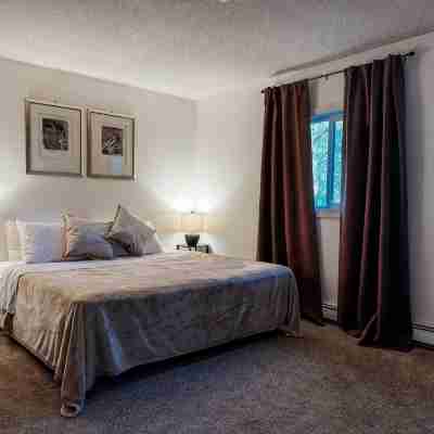 Sunny Townhouse Near Costco & Dimond Mall Rooms