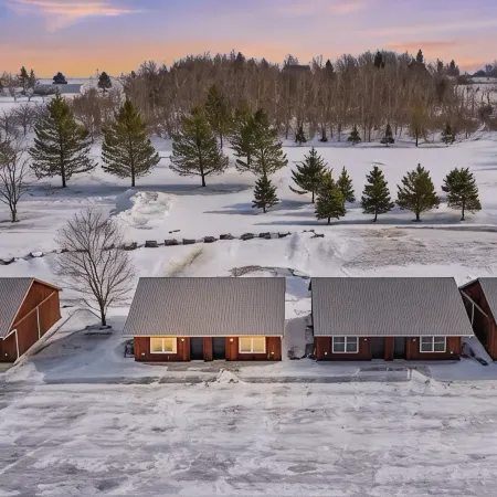 Golf, Outdoor Bar, Restaurant - The Timber Cabin