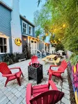 Sunny 5-bedroom Family Central Florida Getaway - AC, WiFi & Private Garden