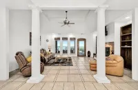 Panoramic View of Lake Marble Falls- 4BRM 10 Acres 1 King and 3 Queen Beds