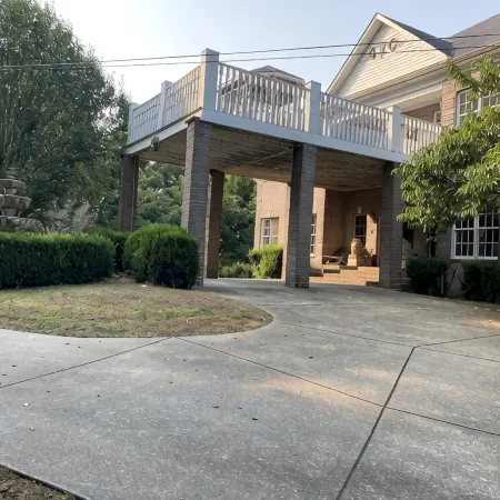 Entire 1st floor guest suite on 50 acres +pool+ tennis